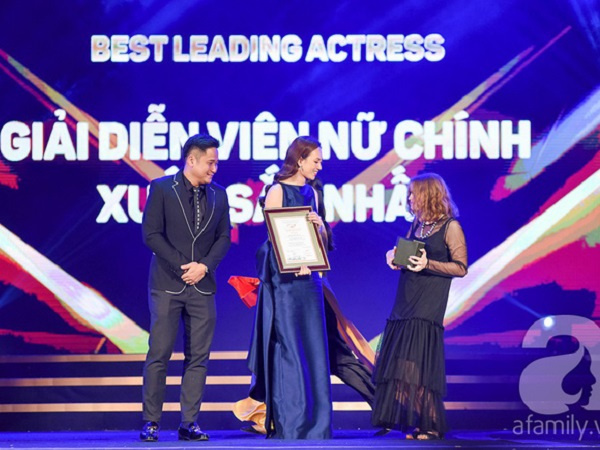 Phương Anh Đào giành cúp Nữ diễn viên xuất sắc nhất tại LHP quốc tế Hà Nội 2018