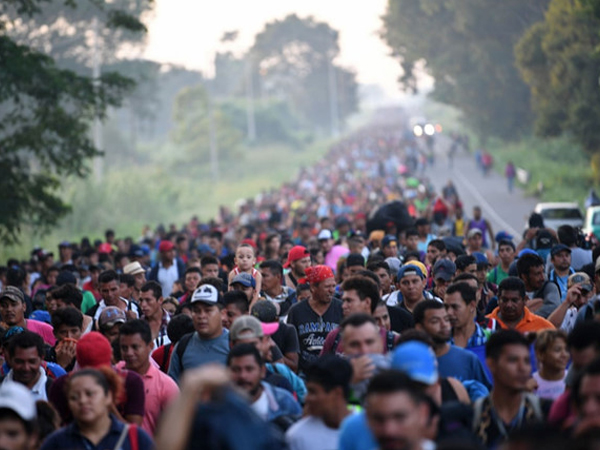 TT Trump đe dọa điều thêm 15.000 quân đến biên giới