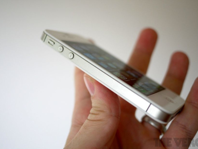 Apple sắp triển khai chương trình sửa chữa iPhone 'đồng nát'