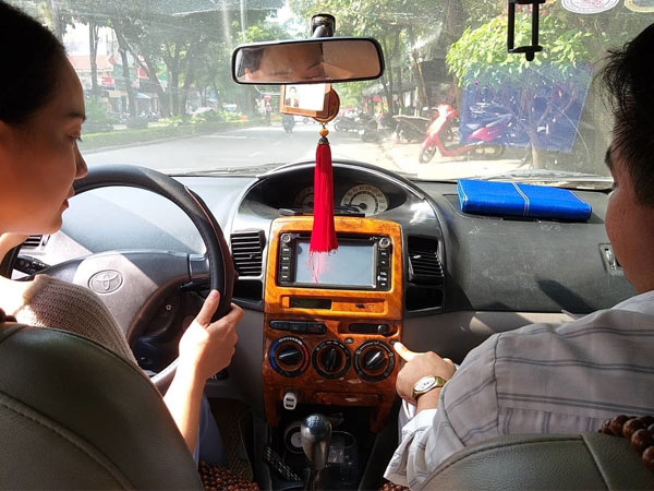 Học viên ngoại tình, thầy giáo lái xe nhận 'đòn' oan