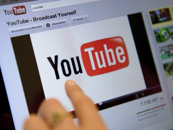 Kinh doanh lượt xem ảo trên YouTube tại Việt Nam