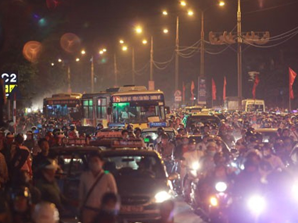 Thu phí xe vào nội đô Hà Nội: Cần nhưng chưa đủ!