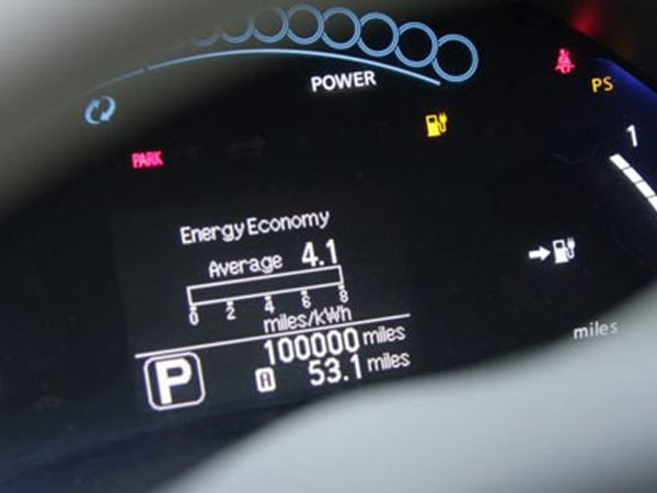Đại lý tua ngược đồng hồ ôtô hơn 350.000 km để bán cho khách