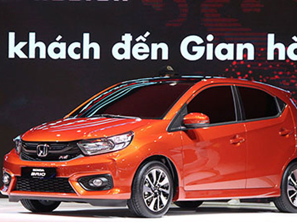 Ôtô giá 300-400 triệu - những lựa chọn mới cho khách Việt
