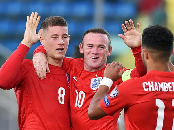 Sốc: Wayne Rooney sắp nhận lại băng thủ quân tuyển Anh