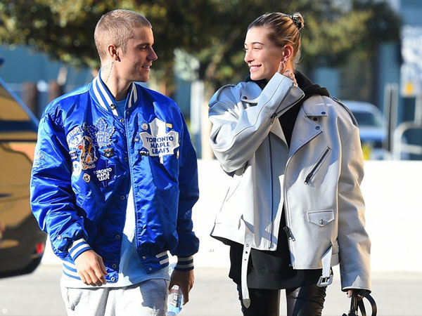 Lột xác đẹp trai hơn, Justin Bieber tươi tắn hết cỡ khi hẹn hò bà xã Hailey Baldwin trên phố