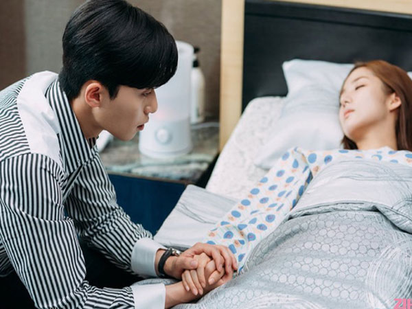 Ngồi khóc cả đêm ngoài cửa phòng khách sạn khi chồng ân ái với người phụ nữ khác, thứ mà vợ trẻ nhận được là...