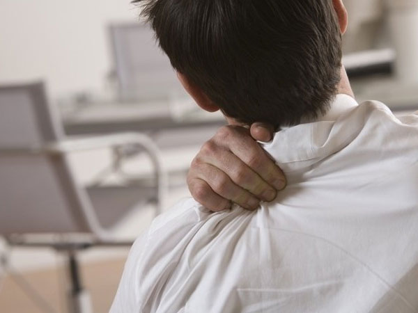Người đàn ông bị nhức vai, đi khám sốc vì ung thư phổi giai đoạn cuối