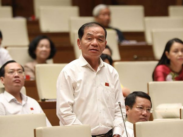 'Nhiều cán bộ tín nhiệm thấp nhưng không từ chức'