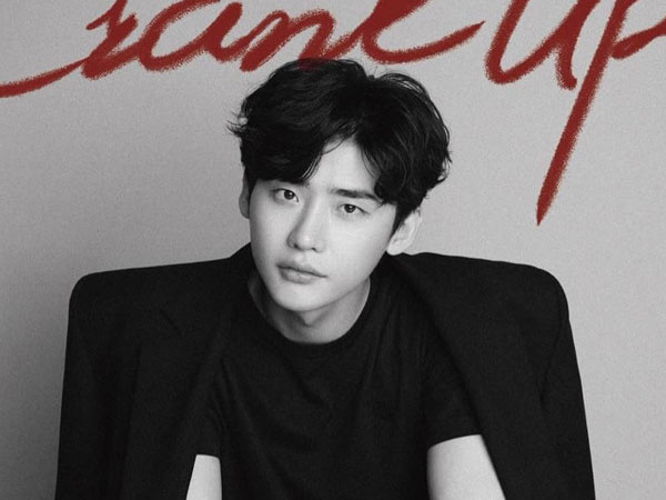 NÓNG: Tài tử Lee Jong Suk và cả ekip bị chính quyền Indonesia giam giữ sau fanmeeting