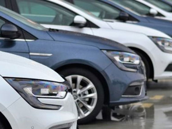 Vượt BMW và Mercedes, Toyota được tìm kiếm nhiều nhất