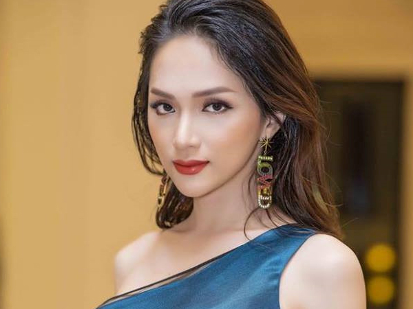 Hương Giang Idol bất ngờ đăng status ám chỉ 'người thứ ba là bạn thân'