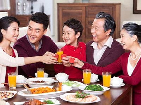 Lên mạng than phiền vì nhắn cả trăm tin mẹ 'seen' không 'rep', thanh niên bị cộng đồng mạng ném đá vì...