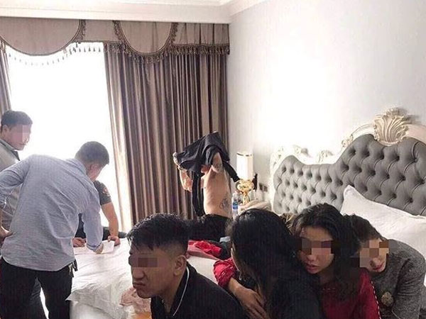 Bắt quả tang 5 nam thanh, nữ tú 'bay' trong khách sạn hạng sang