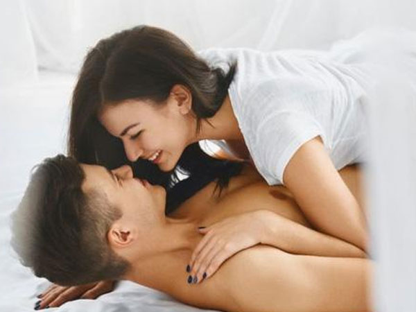 Có nên sử dụng dầu ô liu làm chất bôi trơn 'chuyện ấy'?