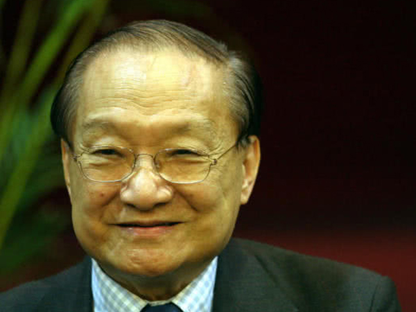 Gia đình làm đám tang cho 'đại hiệp' Kim Dung vào 12/11