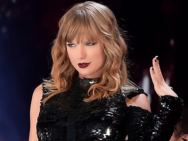 Gương mặt ngày càng khác lạ, Taylor Swift bị nghi đụng chạm dao kéo