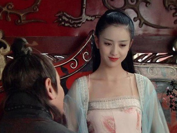 'Học lỏm' bí kíp phòng the của Hoàng hậu 'kỹ nữ' khiến vua điên đảo, mê mệt