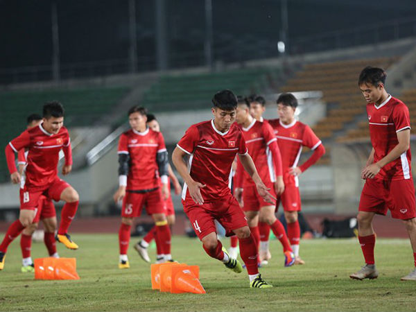 Lào vs Việt Nam: Chiến thắng đầu tay, mở vận may AFF Cup 2018!