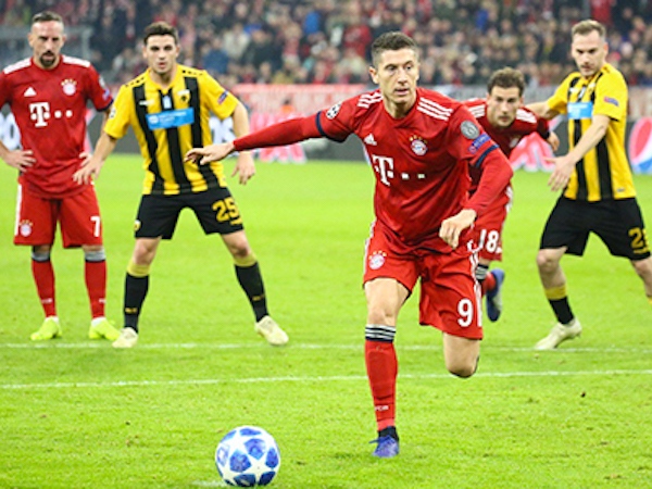 Lewandowski đưa Bayern tiến gần vòng 1/8 Champions League