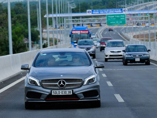 Những lưu ý đặc biệt quan trọng khi lái xe trên cao tốc để hạn chế rủi ro