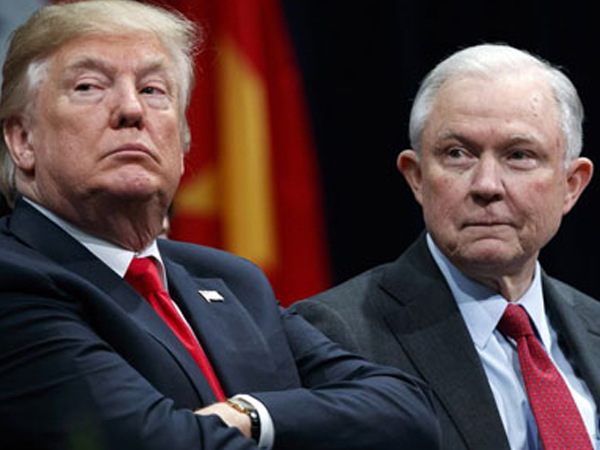 Sa thải Bộ trưởng Tư pháp, Trump có thể bắt đầu 'thay máu' chính quyền