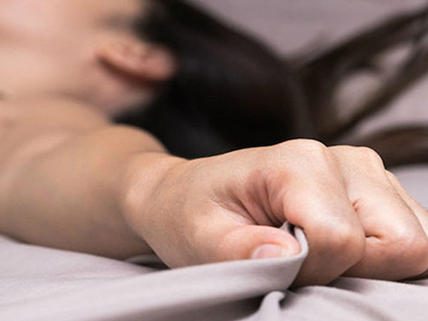 Vờ lên đỉnh dù ở 'lưng chừng núi'