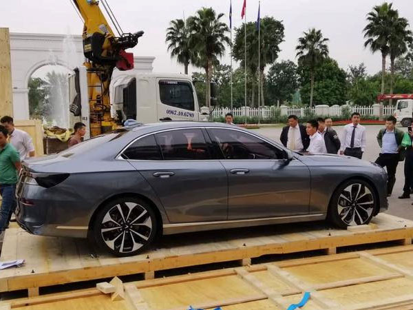 Mẫu Lux A2.0 của VinFast bất ngờ xuất hiện tại Việt Nam
