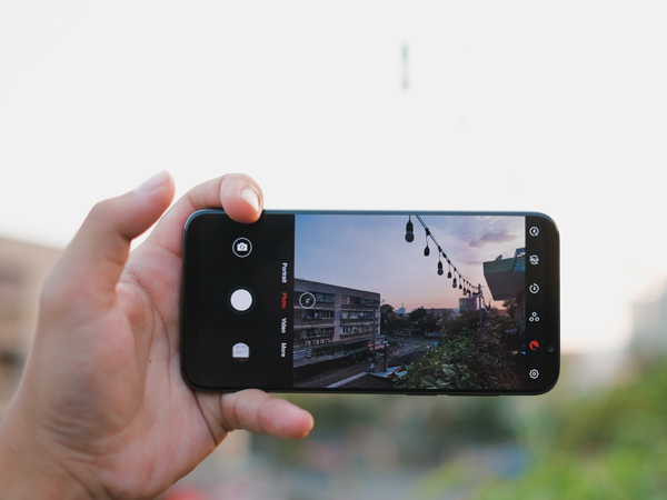 Chi tiết smartphone mỏng nhẹ nhất 2018 giá 11 triệu ở VN