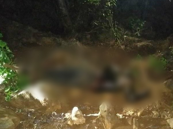 Nóng: Phát hiện thi thể lìa đầu đang phân hủy nặng trên vách đá ở Thanh Hóa