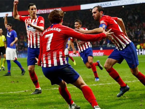 Atletico lên thứ hai La Liga, chỉ kém Barca một điểm
