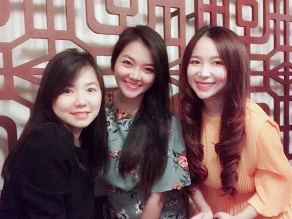 Duy Uyên về nước, hội ngộ nhóm Mắt Ngọc sau 10 năm
