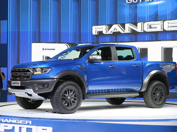 Ford Ranger Raptor loạn giá ở VN, 'bia kèm lạc' 150-200 triệu