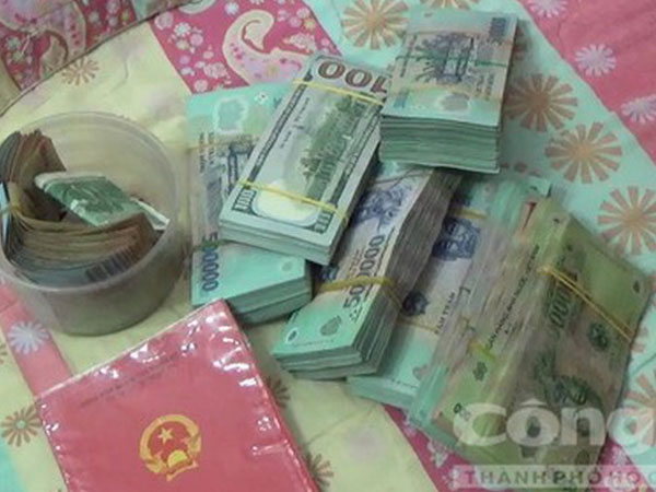 Bí mật trong 'mật thất' phía sau tủ quần áo