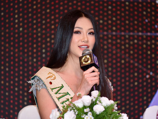 Hoa hậu Phương Khánh không được mang vương miện về Việt Nam