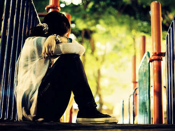 ‘Người lớn đang đối xử quá tàn nhẫn với bọn trẻ’