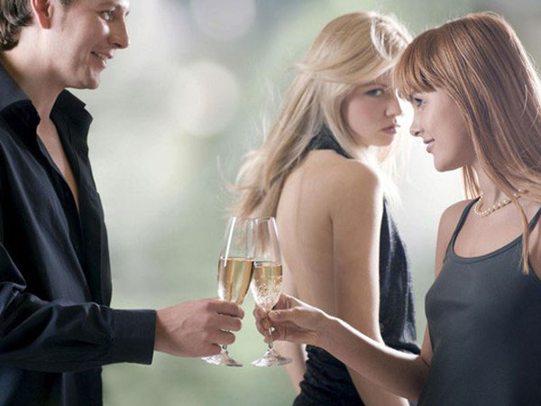 Tôi luôn ám ảnh việc chồng ngoại tình