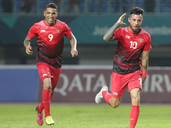 Hai sao nhập tịch lên tiếng, Indonesia nhọc nhằn vượt qua Timor Leste