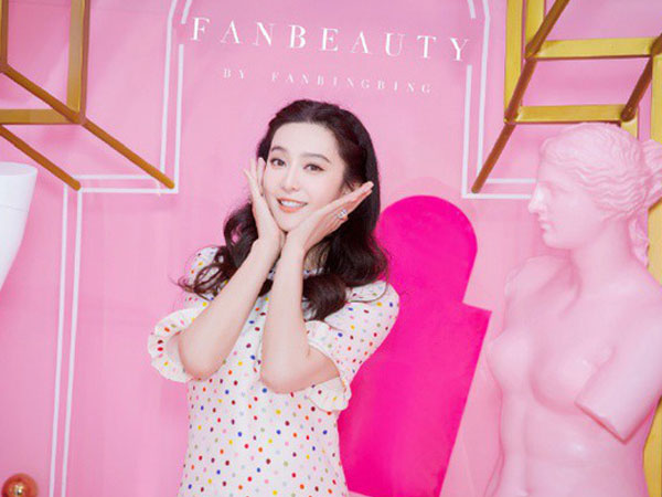Phạm Băng Băng bắt đầu chiến dịch trở lại showbiz