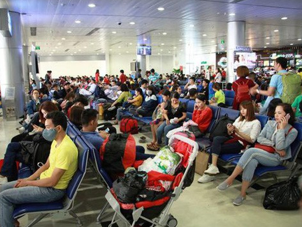 Bị từ chối nhập cảnh, một hành khách phải lưu trú tại sân bay Tân Sơn Nhất hơn 1 tháng