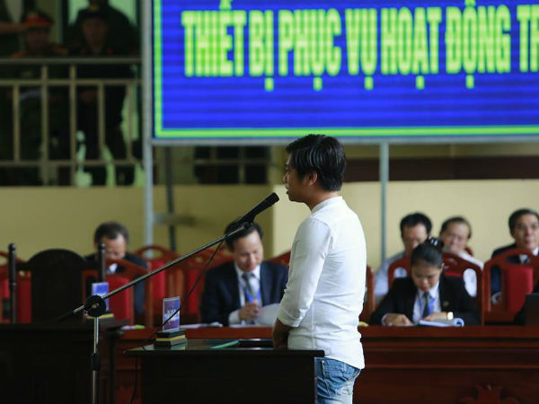 Mất vợ, mất nhà vì bị cuốn theo chiếu bạc Phan Sào Nam