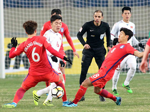 Trọng tài bắt trận Việt Nam vs Malaysia là ác mộng của Việt Nam