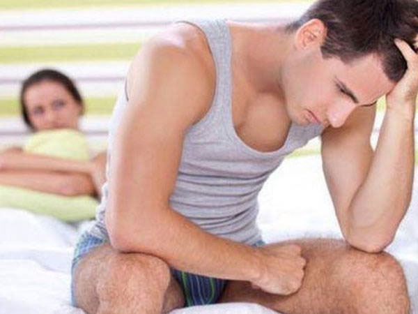 Vì sao quý ông tuổi này ngày càng giảm ham muốn?