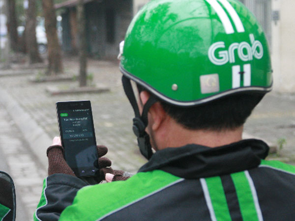 Xôn xao câu chuyện khách nữ bị quấy rối liên tục sau khi hủy chuyến GrabBike và đánh giá 1 sao vì tài xế chê 'chở gái đen như cuốc'