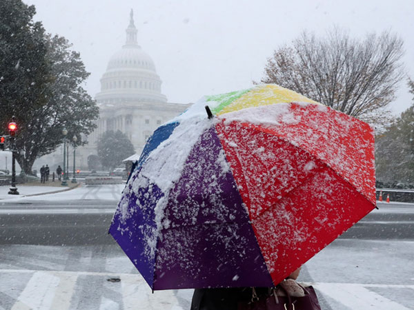 Thủ đô Washington D.C. đón đợt tuyết đầu mùa lớn nhất trong 30 năm