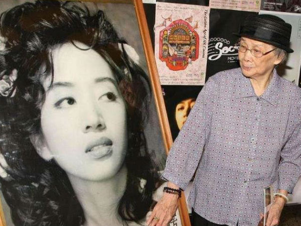 15 năm sau cái chết diva Mai Diễm Phương, mẹ già 95 tuổi vẫn bòn rút tài sản của con gái