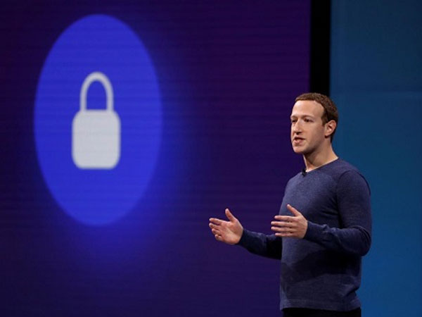 Ông chủ Facebook mất hơn 30 tỷ USD trong 4 tháng