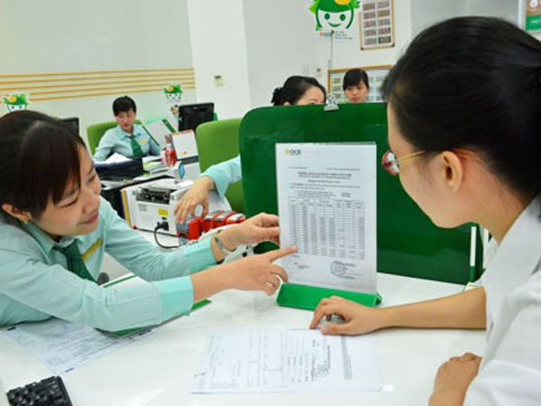 Lãi suất tăng, khách gửi tiền hưởng lợi