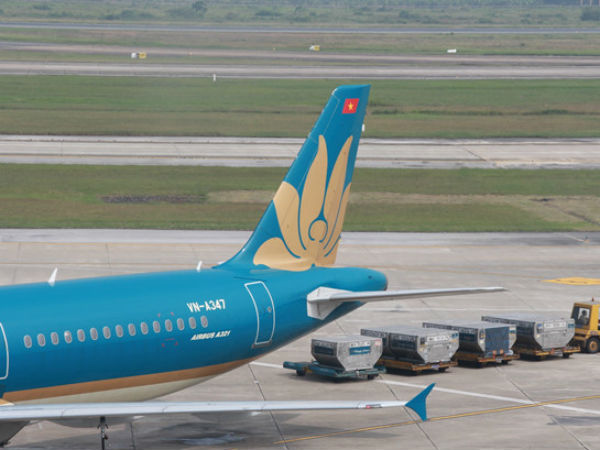 Máy bay lỗi cầu phao thoát hiểm, 40 hành khách bị từ chối bay