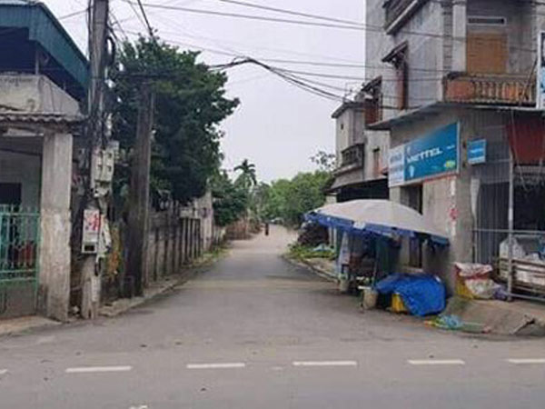 3 ô tô áp sát, nổ súng hoa cải khiến nam thanh niên tử vong
